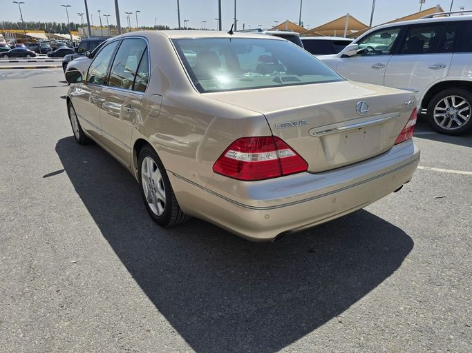 Подержанный Lexus LS 430 III Рестайлинг, 4.3 л, 2005 в Шардже от Alnawras Cars Золотистый цвет. Американская | AUTO.AE
