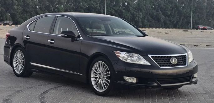 Подержанный Lexus LS 460 IV Рестайлинг, 4.6 л, 2010 в Шардже от Al Aayan Used Cars Черный цвет. Other | AUTO.AE