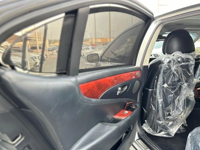 Подержанный Lexus LS 460 L IV Рестайлинг, 4.6 л, 2010 в Шардже от Alnawras Cars Серебристый цвет. Американская | AUTO.AE