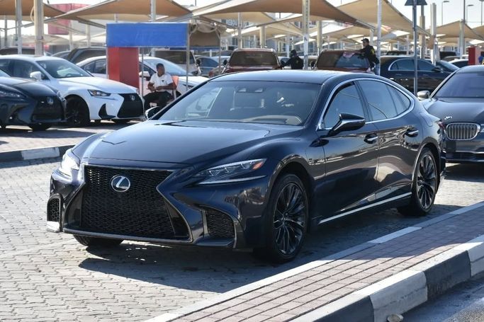 Подержанный Lexus LS 500h V, 3.5 л, 2019 в Шардже от Alfaris Used Cars Синий цвет. Other | AUTO.AE