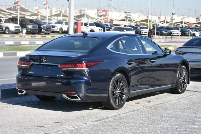Подержанный Lexus LS 500h V, 3.5 л, 2019 в Шардже от Alfaris Used Cars Синий цвет. Other | AUTO.AE