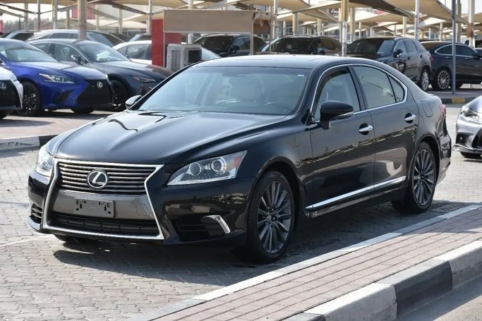 Подержанный Lexus LS 460 IV Рестайлинг 2, 4.6 л, 2013 в Шардже от Alfaris Used Cars Черный цвет. Other | AUTO.AE