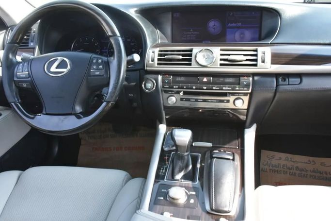 Подержанный Lexus LS 460 IV Рестайлинг 2, 4.6 л, 2013 в Шардже от Alfaris Used Cars Черный цвет. Other | AUTO.AE