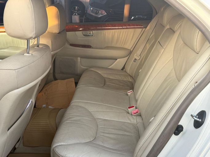 Подержанный Lexus LS 430 III Рестайлинг, 4.3 л, 2004 в Шардже от Al Suraj Al Muneer Used Cars Белый цвет. GCC | AUTO.AE
