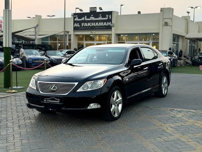 Подержанный Lexus LS 460 L IV, 4.6 л, 2009 в Шардже от Al Fakhamah Used Cars Черный цвет. Японская | AUTO.AE