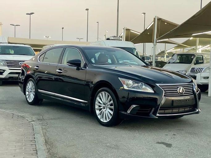 Подержанный Lexus LS 460 IV Рестайлинг 2, 4.6 л, 2015 в Шардже от Al Saqr Al Mutaliq Черный цвет. GCC | AUTO.AE
