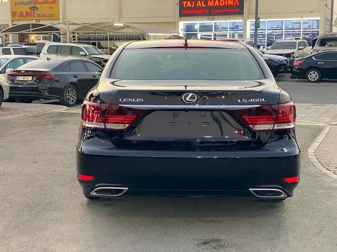 Подержанный Lexus LS 460 IV Рестайлинг 2, 4.6 л, 2015 в Шардже от Al Saqr Al Mutaliq Черный цвет. GCC | AUTO.AE