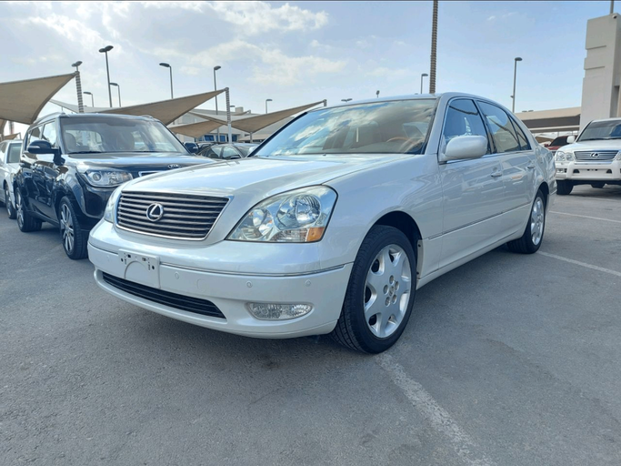 Подержанный Lexus LS 430 III, 4.3 л, 2003 в Шардже от Alsabah Used Cars Белый цвет. Японская | AUTO.AE