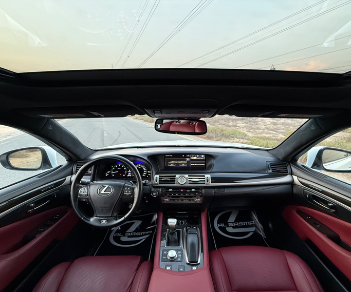 Подержанный Lexus LS 460 IV Рестайлинг 2, 4.6 л, 2015 в Шардже от Al Basma Motors Белый цвет. Японская | AUTO.AE