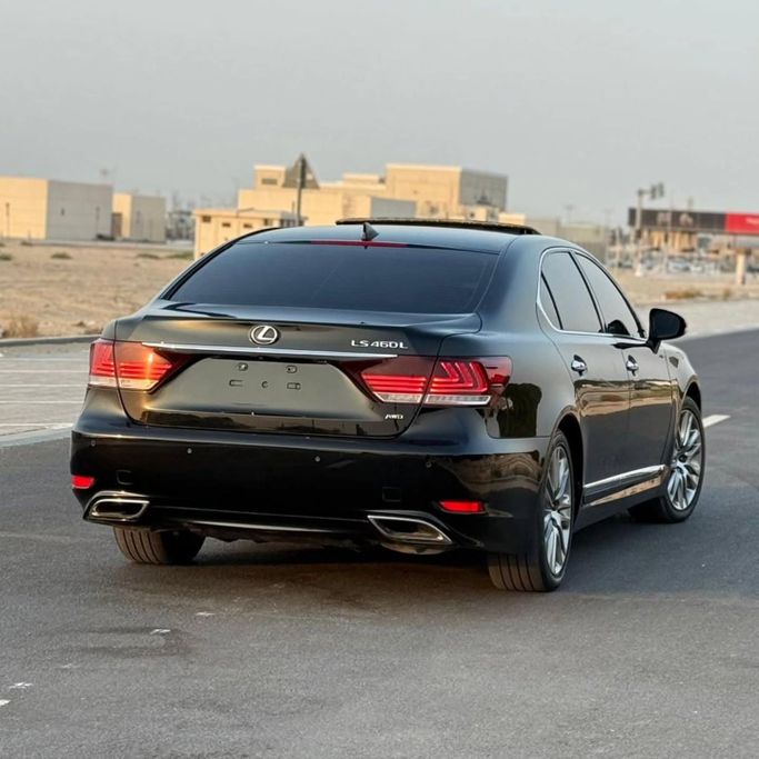 Подержанный Lexus LS 460 L IV Рестайлинг 2, 4.6 л, 2014 в Шардже от Sarmad Cars Черный цвет. Other | AUTO.AE