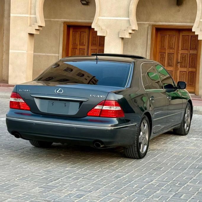 Подержанный Lexus LS 430 III Рестайлинг, 4.3 л, 2004 в Шардже от Sarmad Cars Зеленый цвет. Other | AUTO.AE