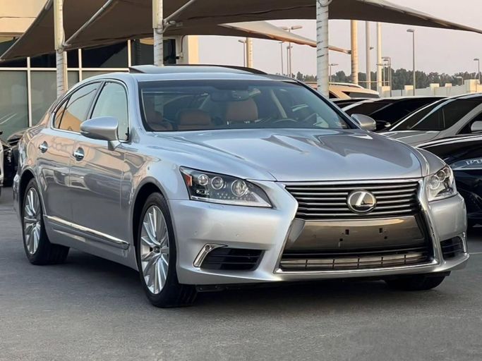 Used Lexus LS 460 IV Facelift 2, 4.6 l, 2017 in Sharjah by Al Nukhba Al Malakyah Used Cars, Silver color.  | AUTO.AE