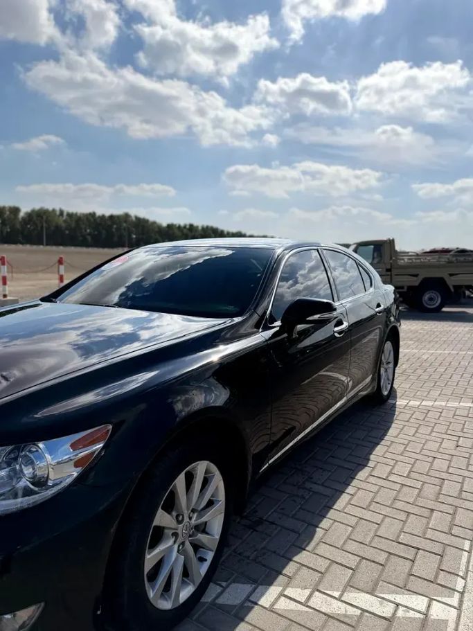 Подержанный Lexus LS 460 L IV Рестайлинг, 4.6 л, 2012 в Шардже от Korean City Used Cars Trading LLC Черный цвет. Корейская | AUTO.AE
