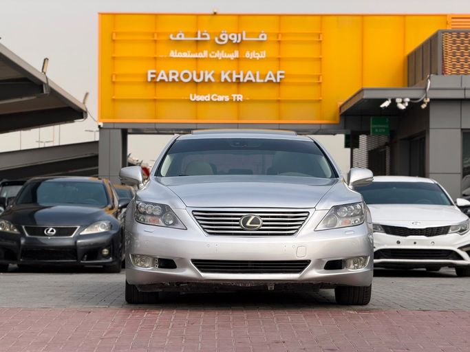 Подержанный Lexus LS 460 L IV, 4.6 л, 2010 в Шардже от FAROUK KHALAF Серебристый цвет. GCC | AUTO.AE | Объявление #271260