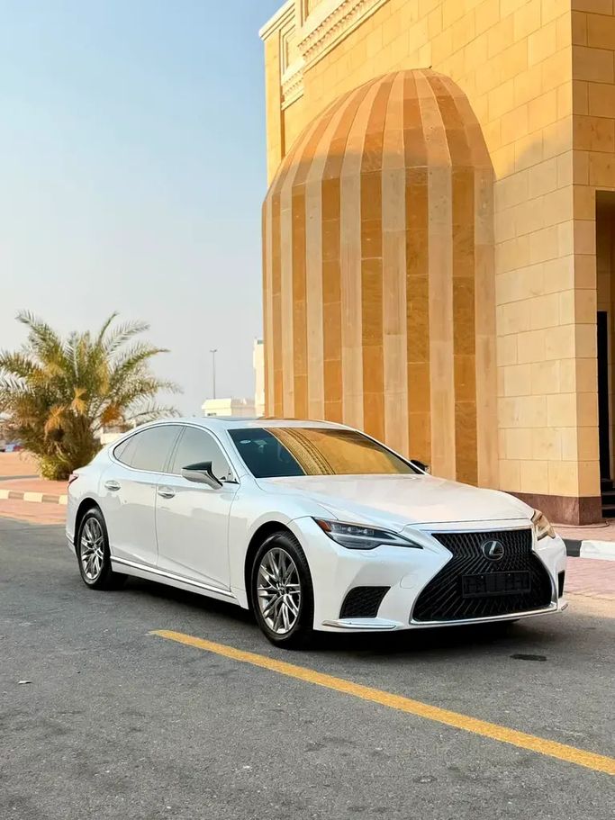 مستعملة Lexus LS 350 فيس ليفت V, 3.5 l, 2021 في في الإمارات, الشارقة من Auto Drive، اللون أبيض. مواصفات الخليج | AUTO.AE | إعلان #276277