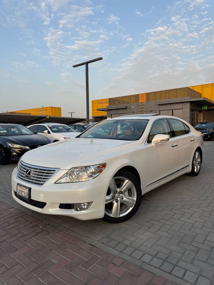 Подержанный Lexus LS 460 IV Рестайлинг, 4.6 л, 2012 в ОАЭ, Шарджа от Al Tasamuh Used Cars Белый цвет. Американская | AUTO.AE | Объявление #279992