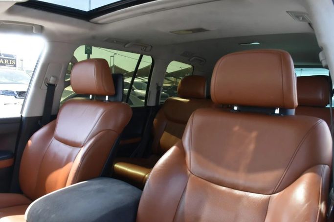Подержанный Lexus LX 570 III Рестайлинг, 5.7 л, 2012 в Шардже от Alfaris Used Cars Белый цвет. GCC | AUTO.AE