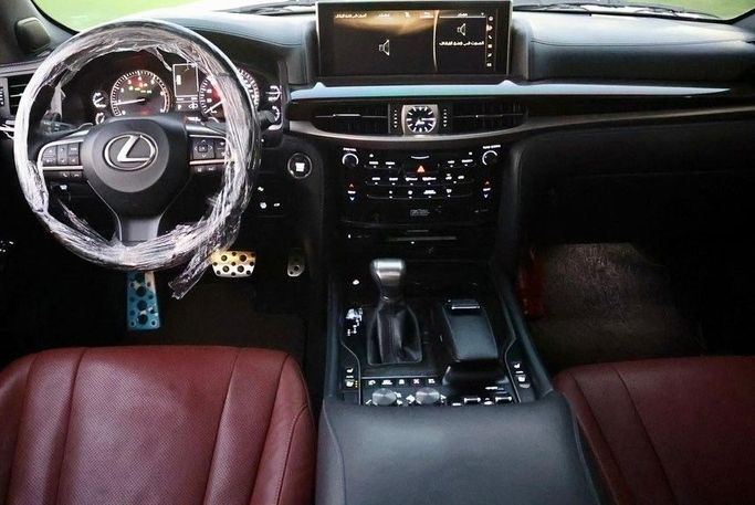 Подержанный Lexus LX 570 III Рестайлинг 2, 5.7 л, 2019 в Шардже от Al Bake Used Cars Белый цвет. GCC | AUTO.AE