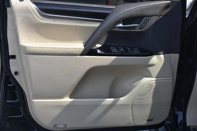 Used Lexus LX 570 III Facelift 2, 5.7 l, 2016 in Sharjah by Alfaris Used Cars, Black color. Other | AUTO.AE