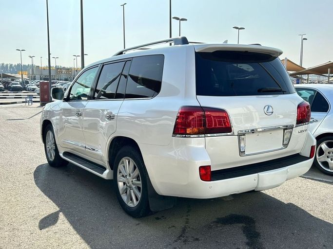 Used Lexus LX 570 III, 5.7 l, 2011 in Sharjah by Alnawras Cars, White color. American Specs | AUTO.AE
