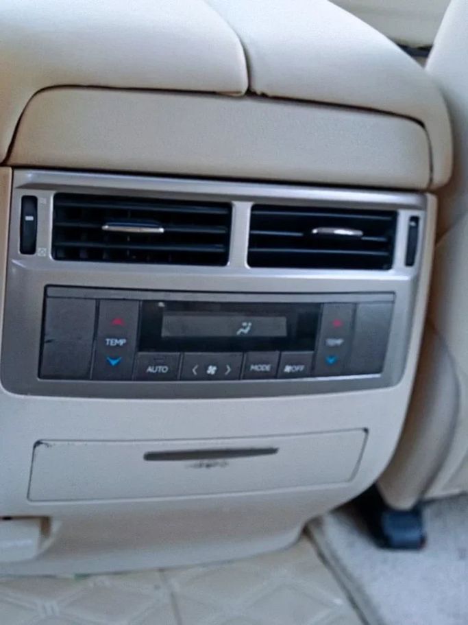 Подержанный Lexus LX 570 III Рестайлинг, 5.7 л, 2013 в Шардже от Al Muhtaref Used Cars Белый цвет. GCC | AUTO.AE
