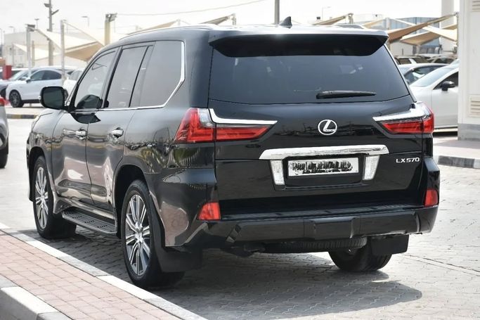 Подержанный Lexus LX 570 III Рестайлинг 2, 5.7 л, 2017 в Шардже от Alfaris Used Cars Черный цвет. Other | AUTO.AE