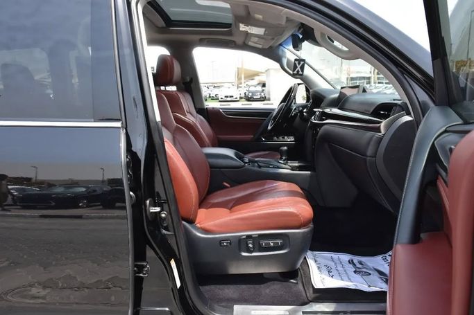 Подержанный Lexus LX 570 III Рестайлинг 2, 5.7 л, 2017 в Шардже от Alfaris Used Cars Черный цвет. Other | AUTO.AE