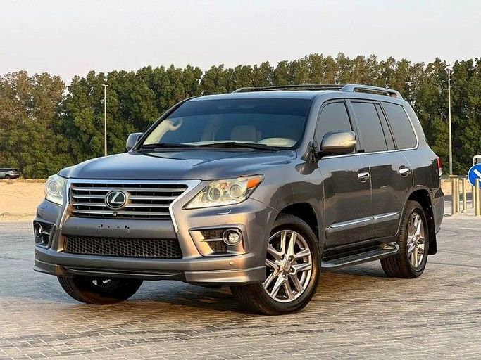 Used Lexus LX 570 III Facelift, 5.7 l, 2013 in Sharjah by Al Rukin Al Saudi, Light Blue color. GCC Specs | AUTO.AE