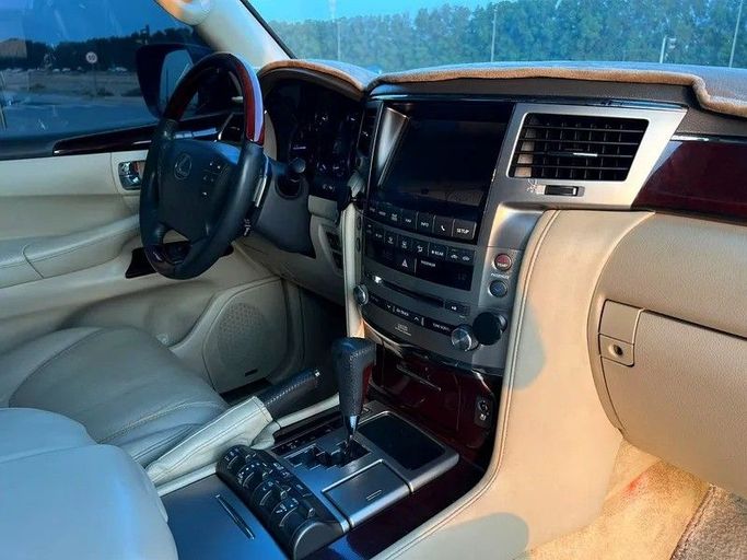 Used Lexus LX 570 III Facelift, 5.7 l, 2013 in Sharjah by Al Rukin Al Saudi, Light Blue color. GCC Specs | AUTO.AE