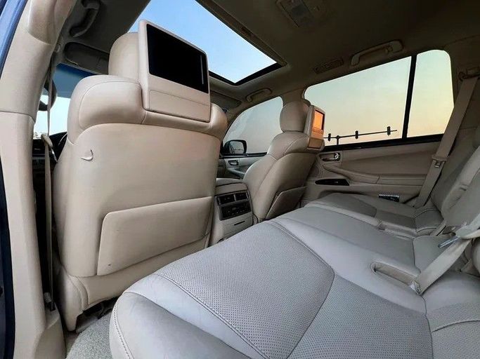 Used Lexus LX 570 III Facelift, 5.7 l, 2013 in Sharjah by Al Rukin Al Saudi, Light Blue color. GCC Specs | AUTO.AE