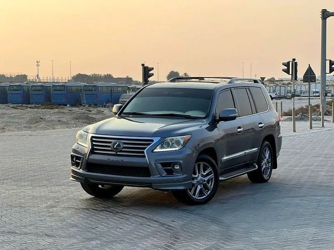 Used Lexus LX 570 III Facelift, 5.7 l, 2013 in Sharjah by Al Rukin Al Saudi, Light Blue color. GCC Specs | AUTO.AE