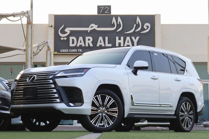 Подержанный Lexus LX 600 IV, 3.4 л, 2024 в Шардже от Dar Al Hay Used Cars Белый цвет. Other | AUTO.AE