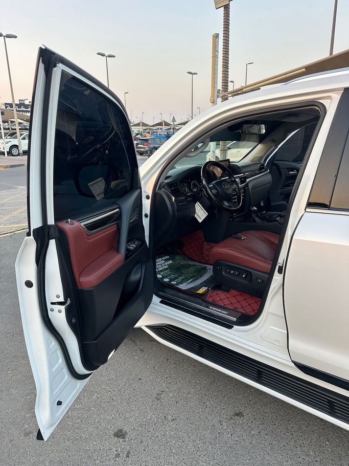 Used Lexus LX Arctic Trucks 570 III Facelift 2, 5.7 l, 2020 in Sharjah by Titanium Used Cars, White color. Canadian Specs | AUTO.AE