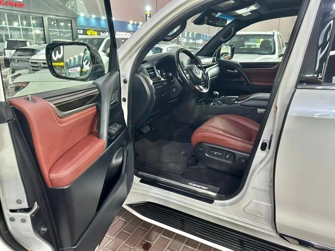 Used Lexus LX 570 III Facelift 2, 5.7 l, 2016 in Sharjah by Titanium Used Cars, White color. GCC Specs | AUTO.AE