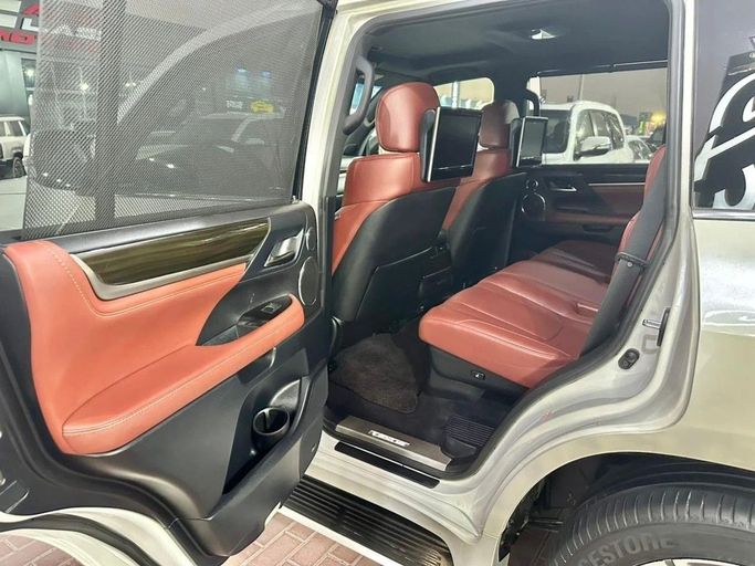 Used Lexus LX 570 III Facelift 2, 5.7 l, 2016 in Sharjah by Titanium Used Cars, White color. GCC Specs | AUTO.AE