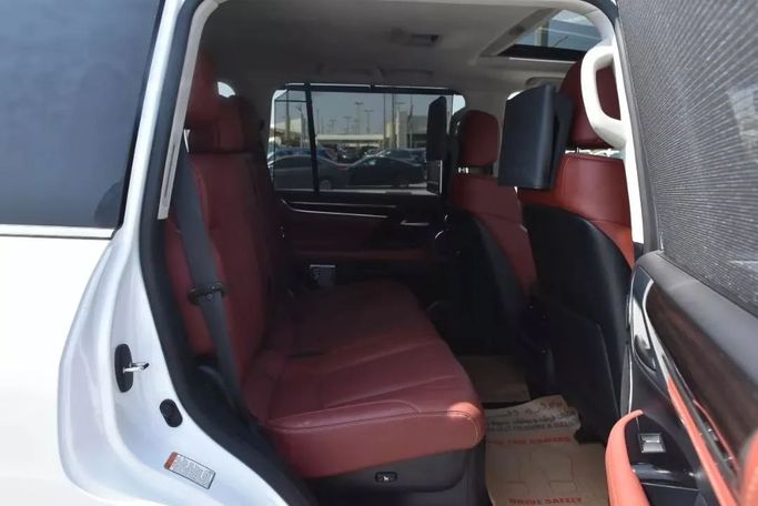 Used Lexus LX 570 III Facelift 2, 5.7 l, 2021 in Sharjah by Alfaris Used Cars, White color. Other | AUTO.AE