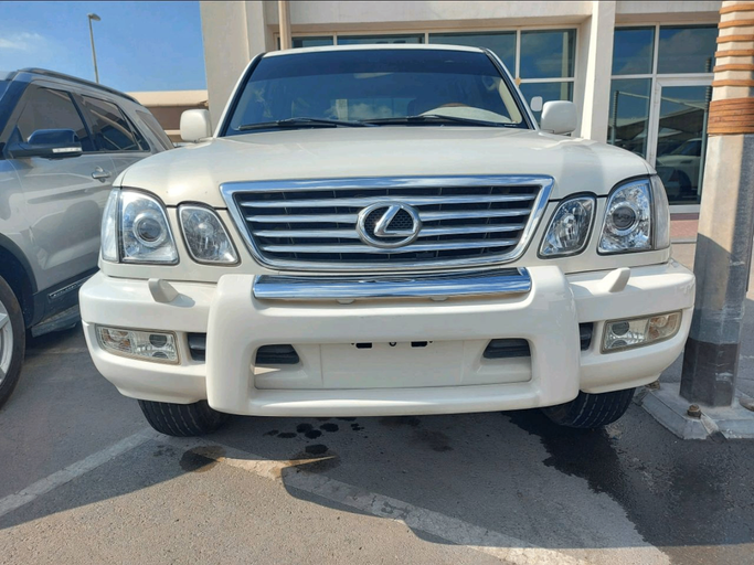Used Lexus LX 470 II, 4.7 l, 2001 in Sharjah by Alsabah Used Cars, White color. Japanese Specs | AUTO.AE