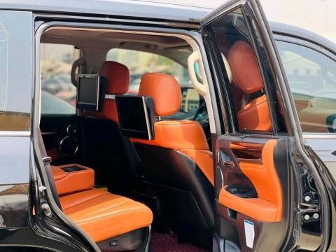 Used Lexus LX 570 III Facelift 2, 5.7 l, 2021 in Sharjah by Ali Used Cars, Black color. GCC Specs | AUTO.AE