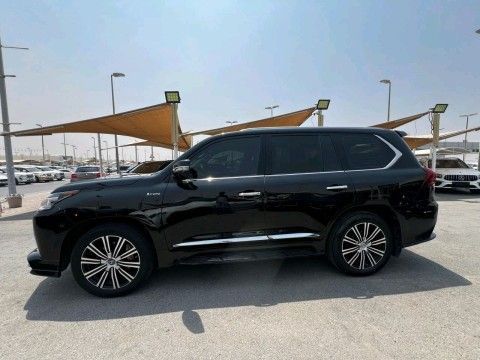 Used Lexus LX 570 III Facelift 2, 5.7 l, 2021 in Sharjah by Ali Used Cars, Black color. GCC Specs | AUTO.AE