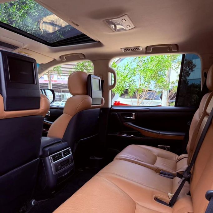 Подержанный Lexus LX 570 III Рестайлинг, 5.7 л, 2015 в Шардже от Sarmad Cars Черный цвет. Other | AUTO.AE