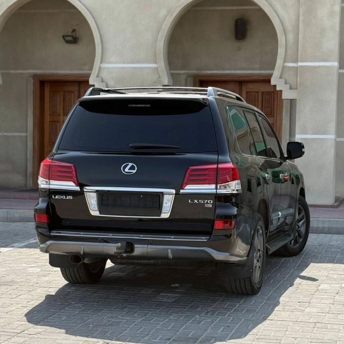 Подержанный Lexus LX 570 III Рестайлинг, 5.7 л, 2015 в Шардже от Sarmad Cars Черный цвет. Other | AUTO.AE