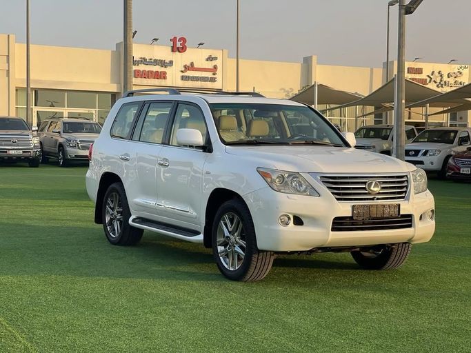 Used Lexus LX 570 III, 5.7 l, 2010 in Sharjah by Badar Used Cars, White color.  | AUTO.AE