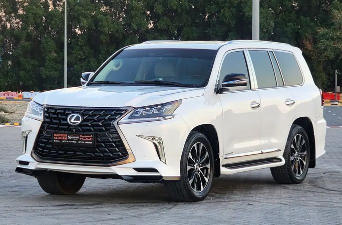 مستعملة Lexus LX 570 ثالثاً فيس ليفت 2, 5.7 l, 2015 في في الإمارات, الشارقة من Nassem Al Sham Used Cars، اللون أبيض. مواصفات الخليج | AUTO.AE | إعلان #275952
