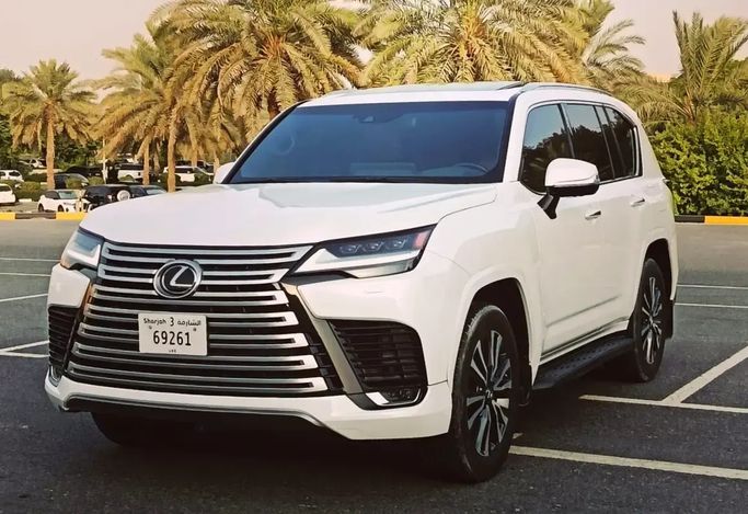 مستعملة Lexus LX 600 رابعاً, 3.4 l, 2022 في في الإمارات, الشارقة من Nassem Al Sham Used Cars، اللون أبيض. مواصفات الخليج | AUTO.AE | إعلان #275953