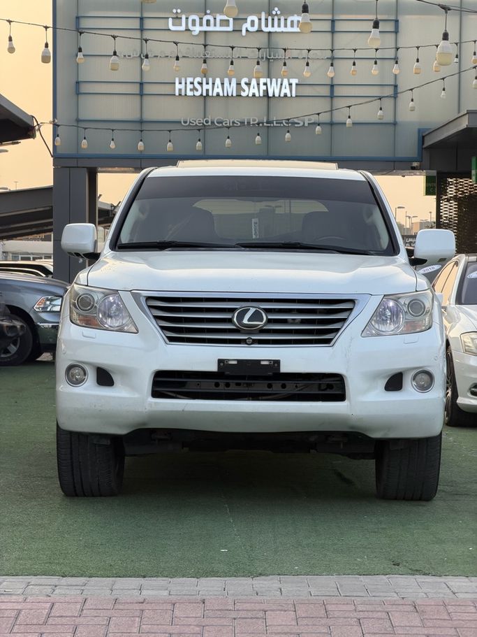 مستعملة ⁦Lexus LX 570 ثالثاً، 5.7 l، 2010⁩ في في الإمارات, الشارقة من Hesham Safwat  Used Cars، اللون أبيض. مواصفات الخليج | AUTO.AE | إعلان #287162