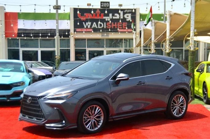Подержанный Lexus NX 350h II, 2.5 л, 2024 в Шардже от Wadishee Used Cars Серый цвет. GCC | AUTO.AE