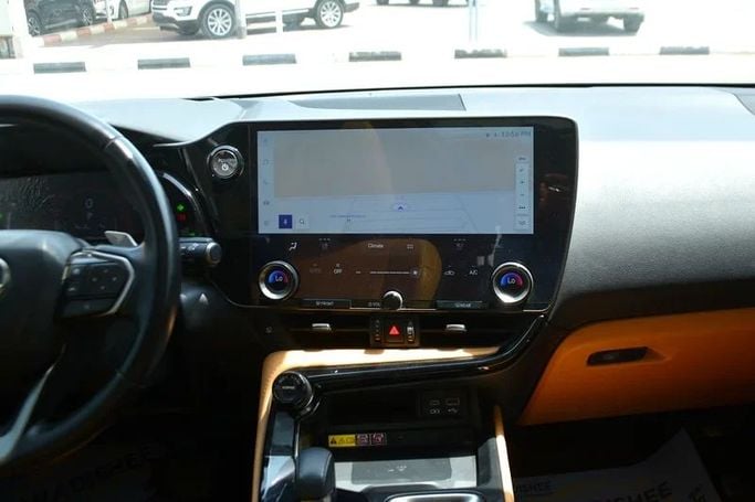 Подержанный Lexus NX 350h II, 2.5 л, 2024 в Шардже от Wadishee Used Cars Серый цвет. GCC | AUTO.AE
