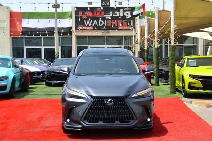 Подержанный Lexus NX 350h II, 2.5 л, 2024 в Шардже от Wadishee Used Cars Серый цвет. GCC | AUTO.AE