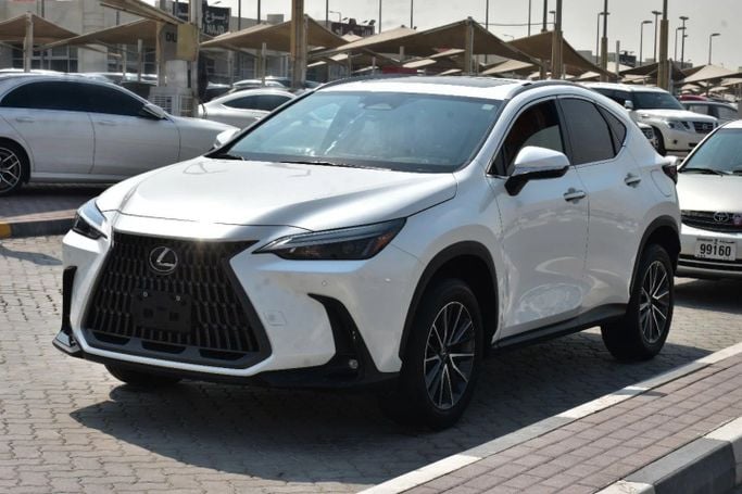 Подержанный Lexus NX 250 II, 2.5 л, 2022 в Шардже от Alfaris Used Cars Белый цвет. Other | AUTO.AE