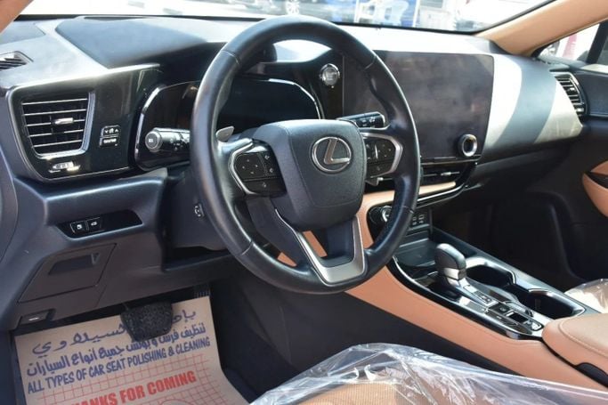 Подержанный Lexus NX 250 II, 2.5 л, 2022 в Шардже от Alfaris Used Cars Белый цвет. Other | AUTO.AE